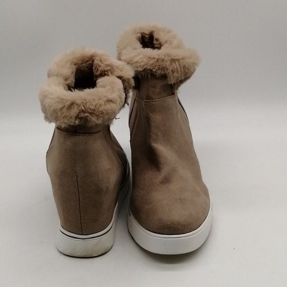 Maurices Womens Taryn Ankle Boot Tan Faux Suede Inside Wedge Zip Faux Fur Trim 9 - Picture 3 of 10